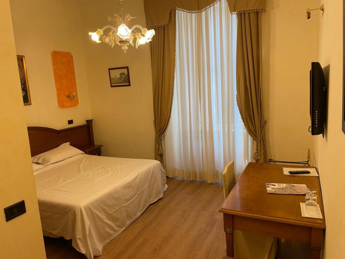 Le Petit Real Hotell Roma Eksteriør bilde