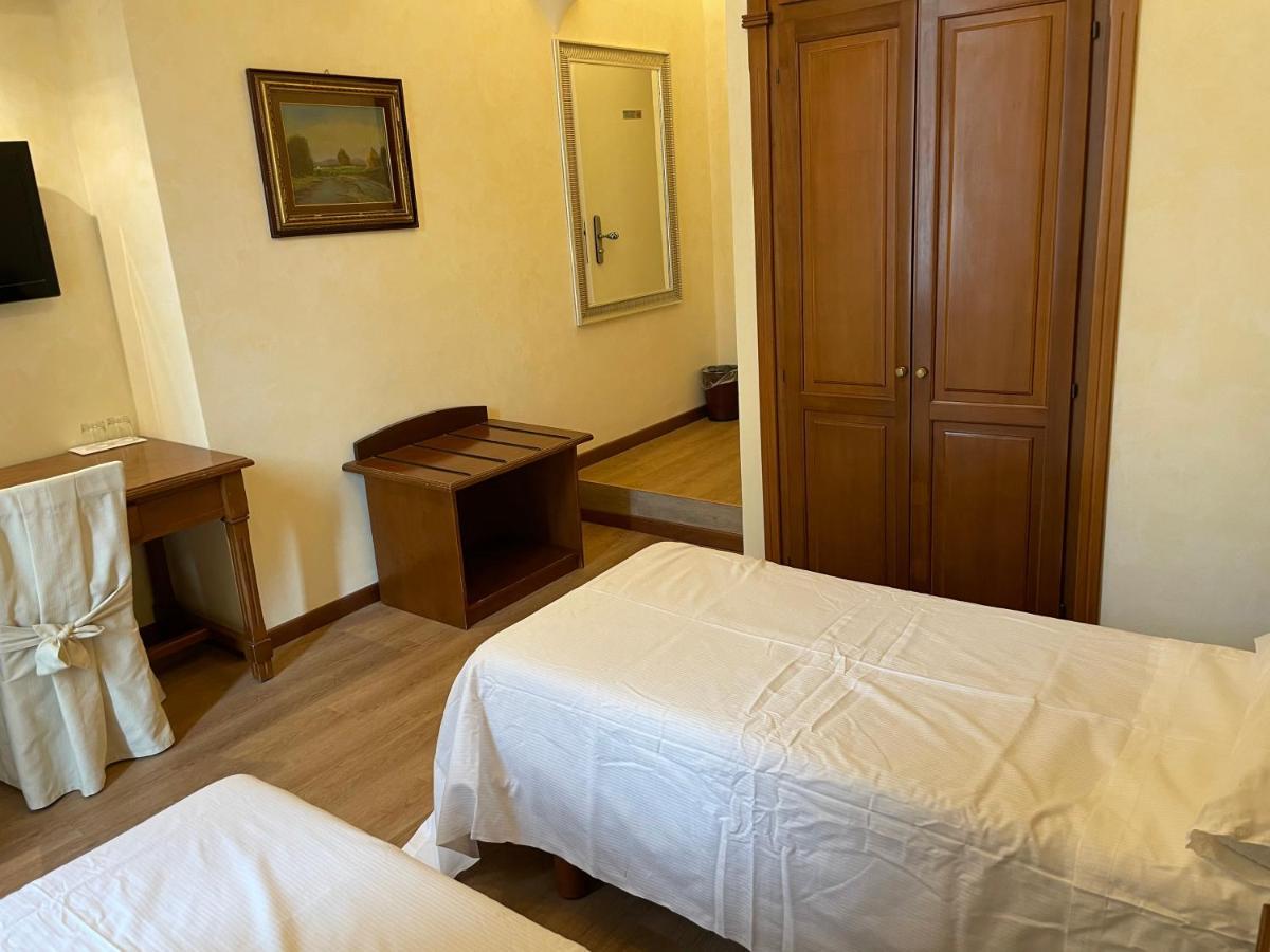 Le Petit Real Hotell Roma Eksteriør bilde